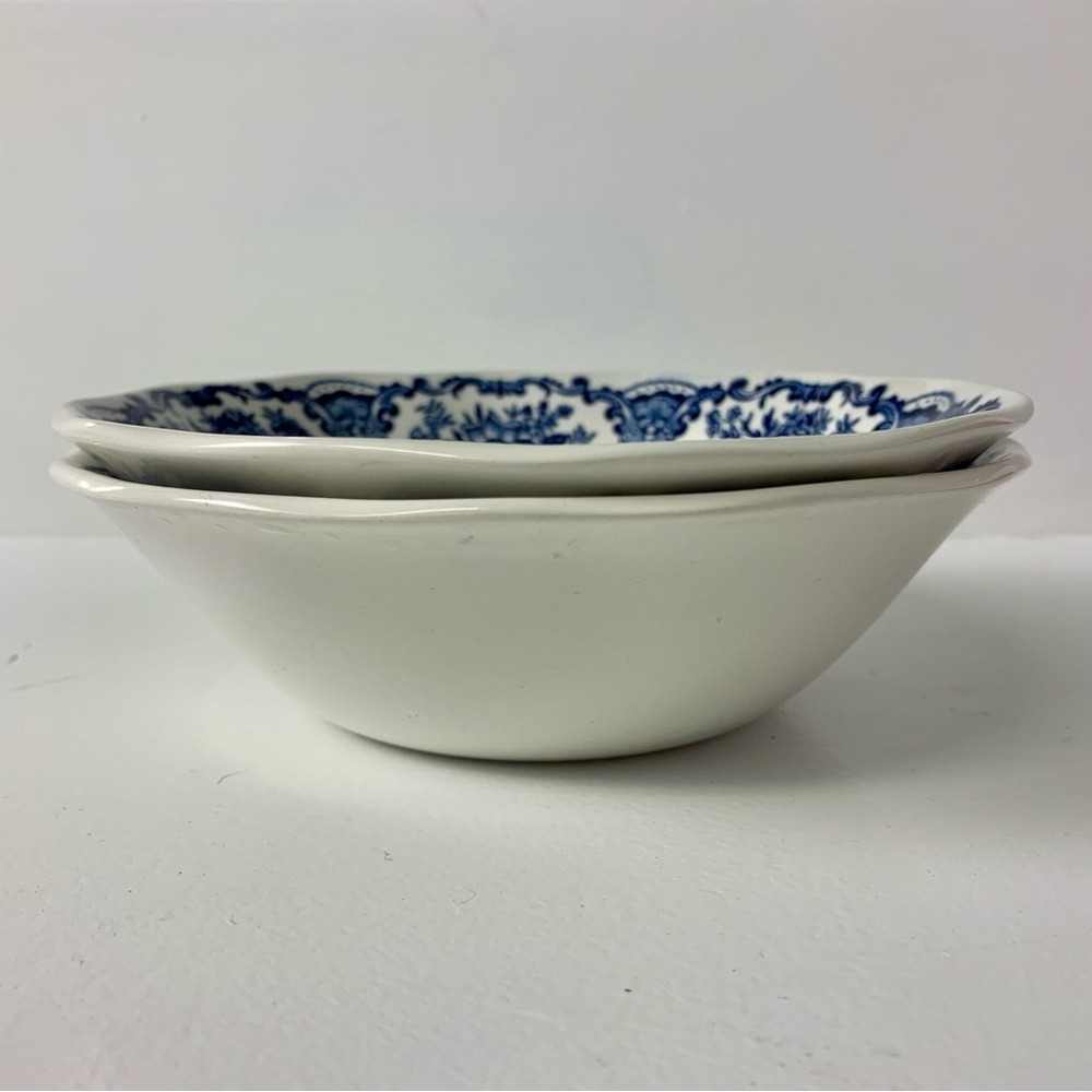 Two Vintage Wedgwood “Royal Homes of Britain” Porcelain Bowls - Picture 7 of 8
